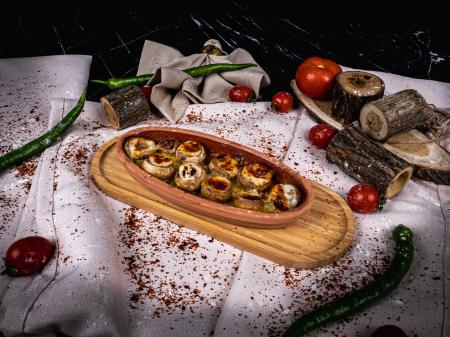 Güveçte Kaşarlı Mantar