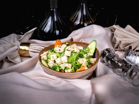 Keçi Peynirli Salata